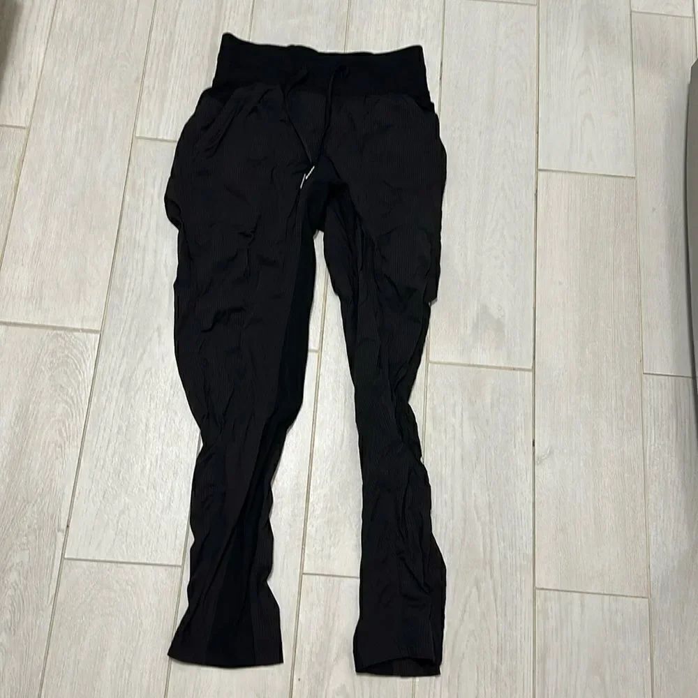 Lululemon black joggers new 4
